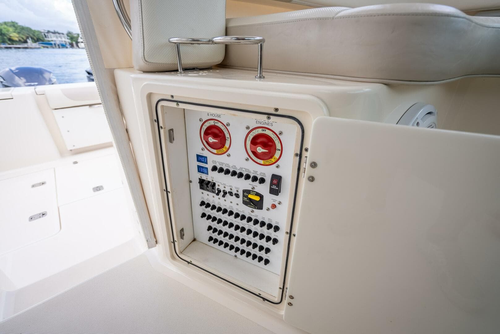 2011 Pursuit S345 Offshore