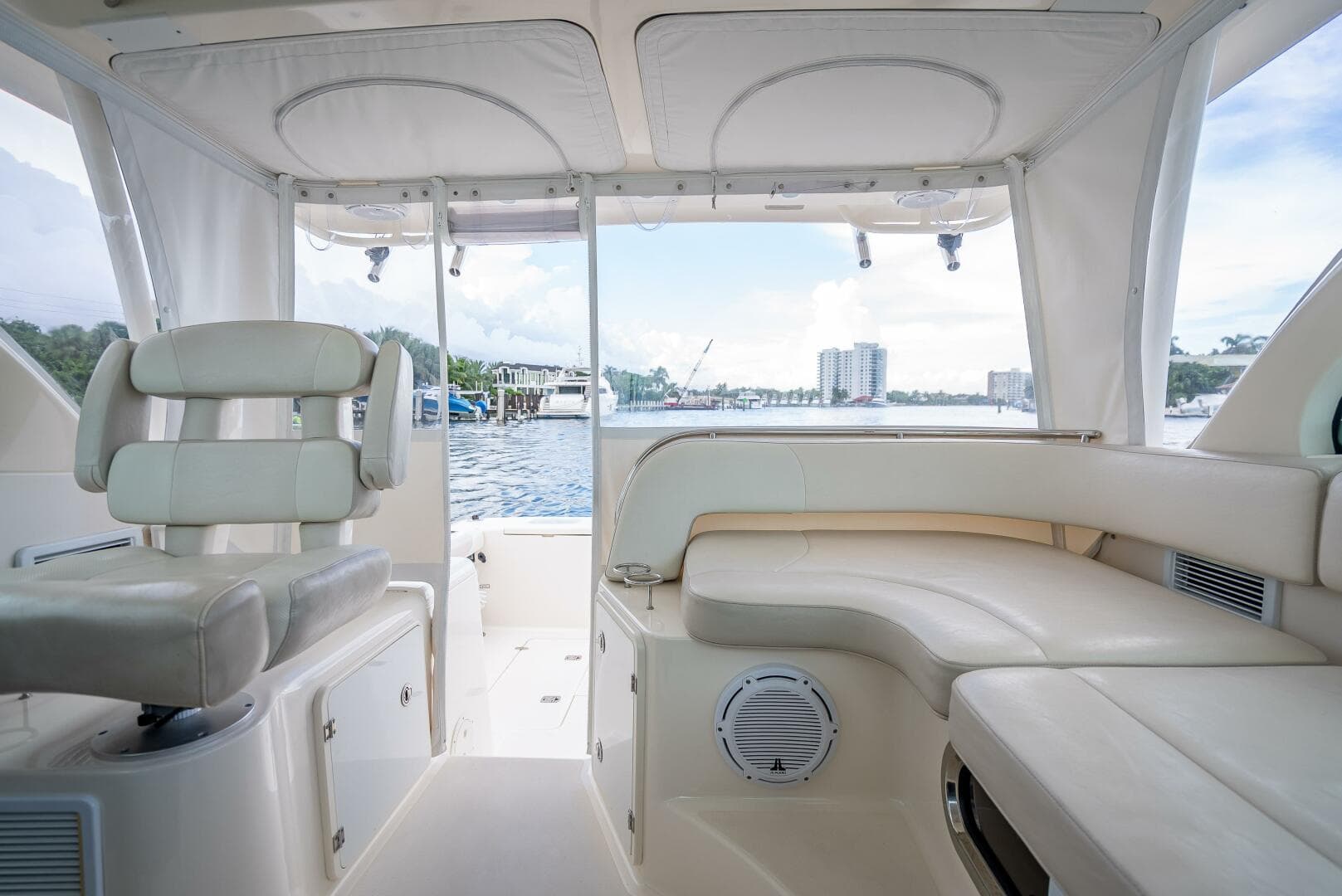 2011 Pursuit S345 Offshore