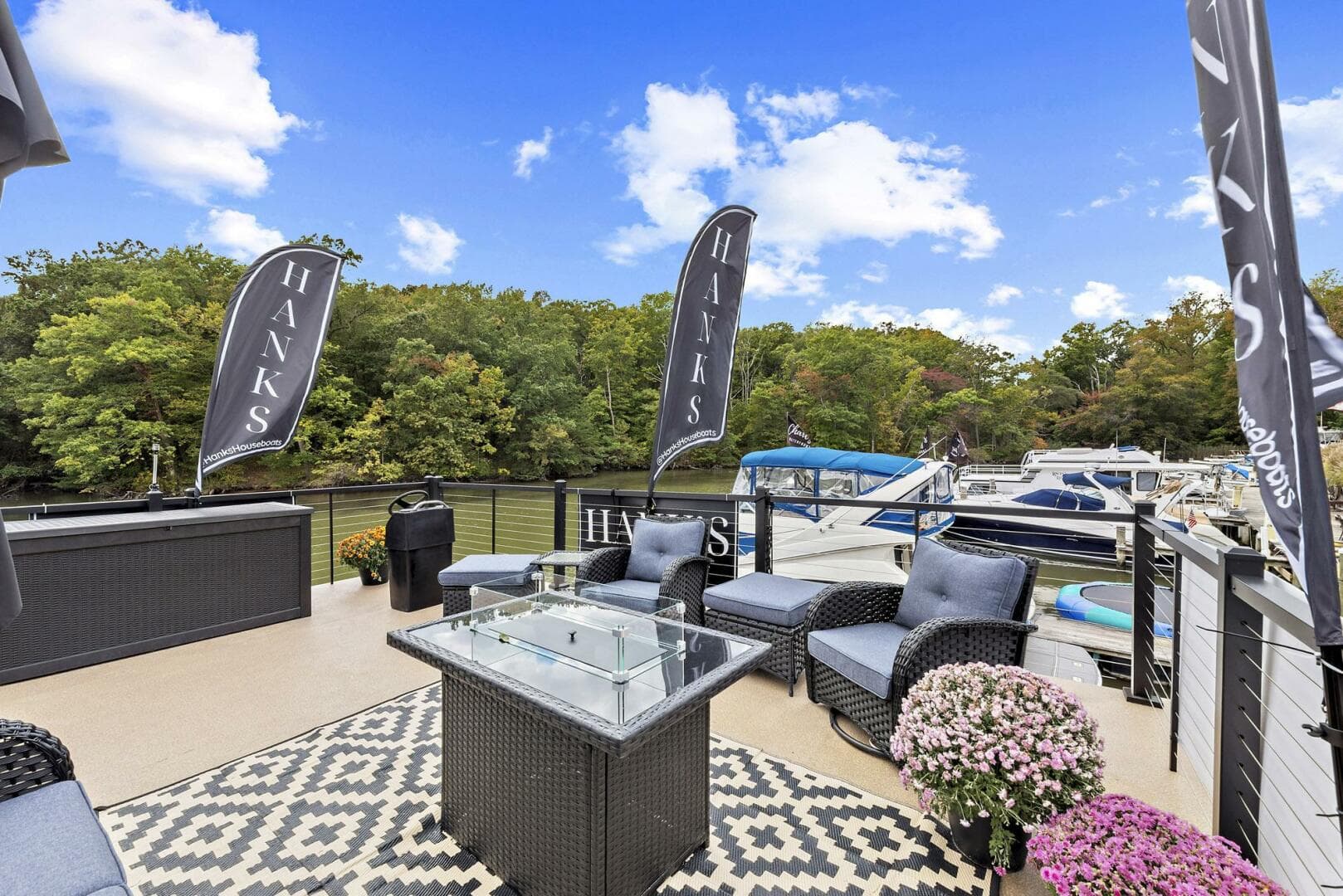 2026 Custom Hanks 26 Houseboat