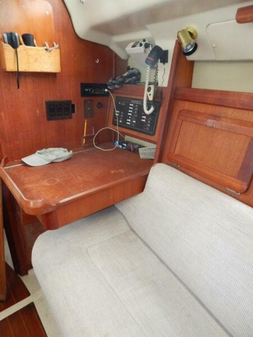 1992 Hunter 33.5