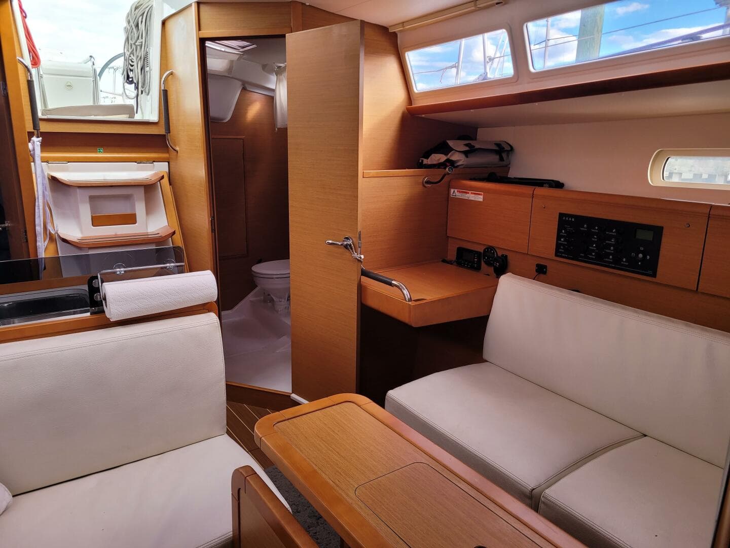 2014 Jeanneau 379