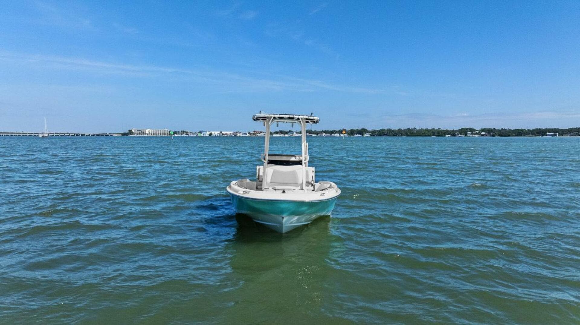 2016 Boston Whaler 210 Dauntless