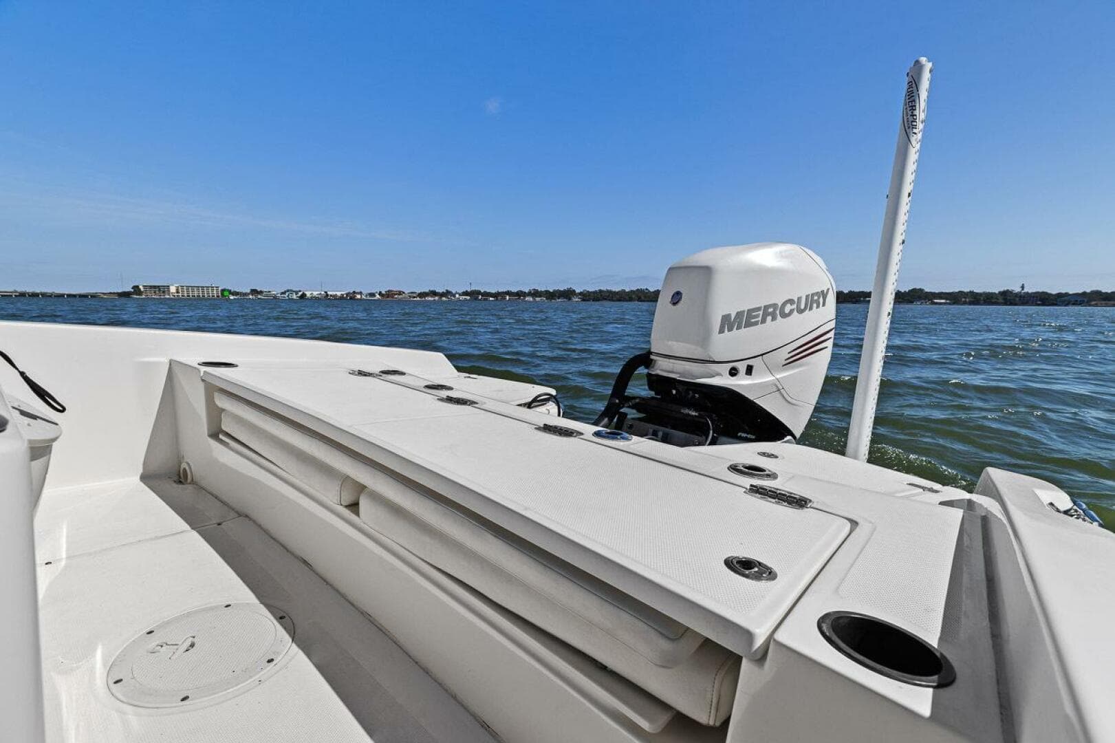 2016 Boston Whaler 210 Dauntless