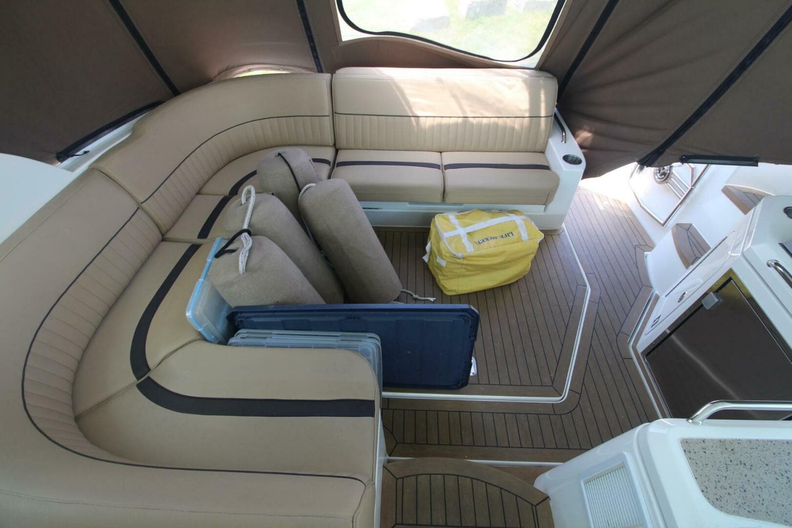 2013 Cruisers Yachts 430 Sports Coupe