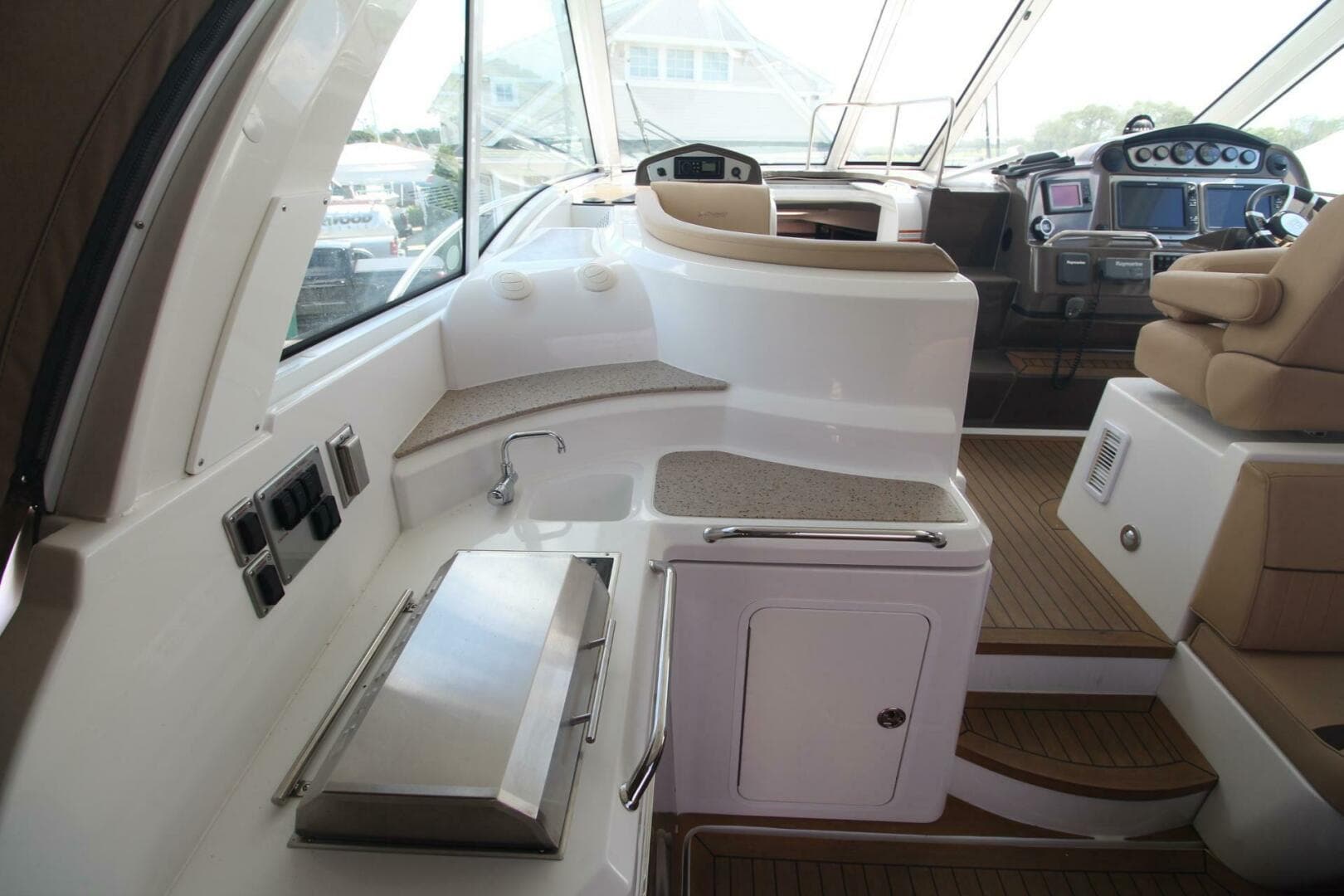 2013 Cruisers Yachts 430 Sports Coupe