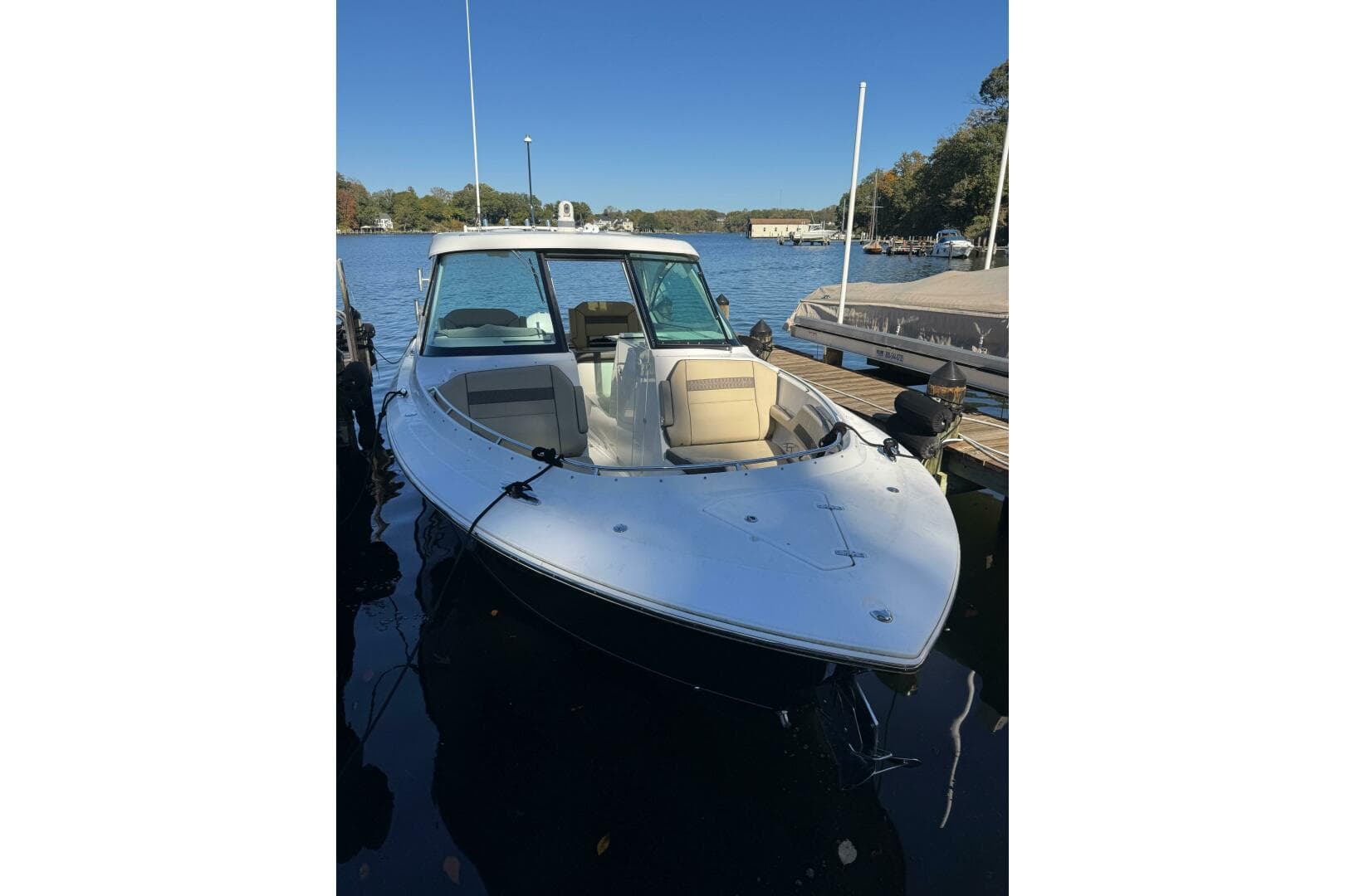 2019 Pursuit DC 325 Dual Console