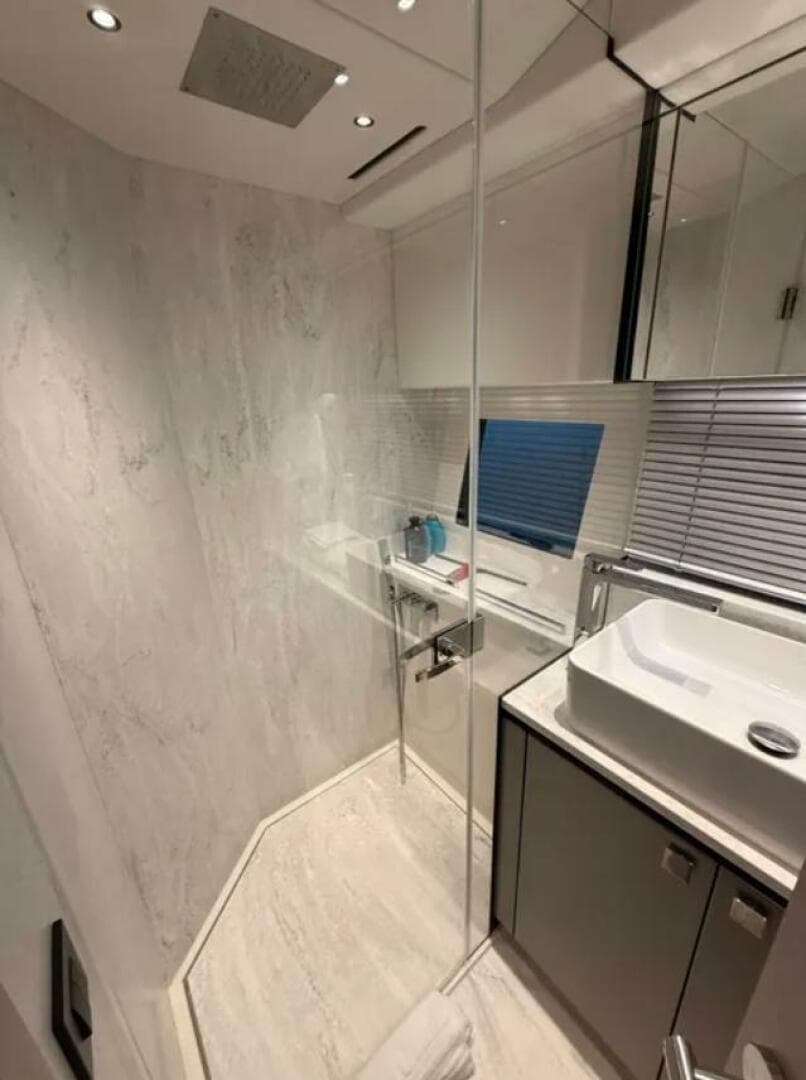 2025 Sunseeker 55 Predator