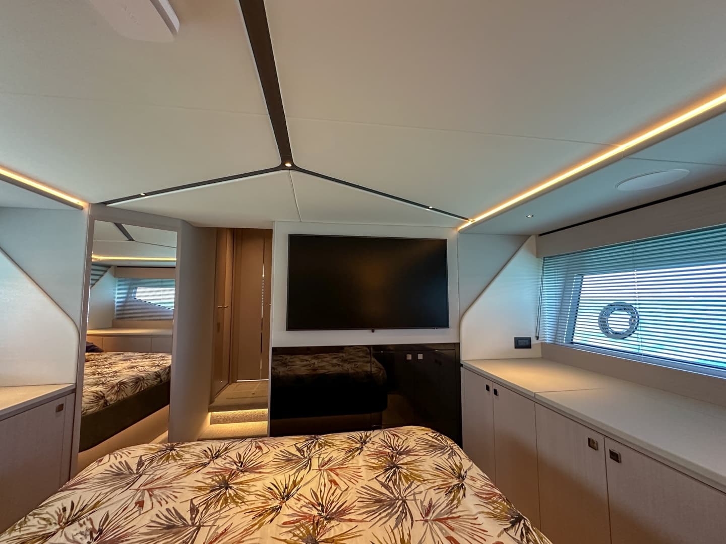 2025 Sunseeker 55 Predator