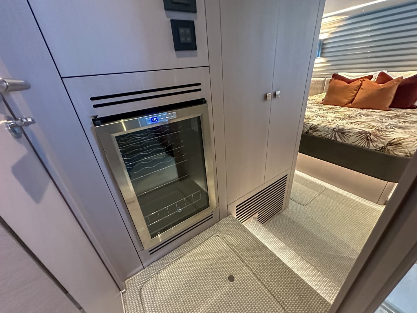 2025 Sunseeker 55 Predator