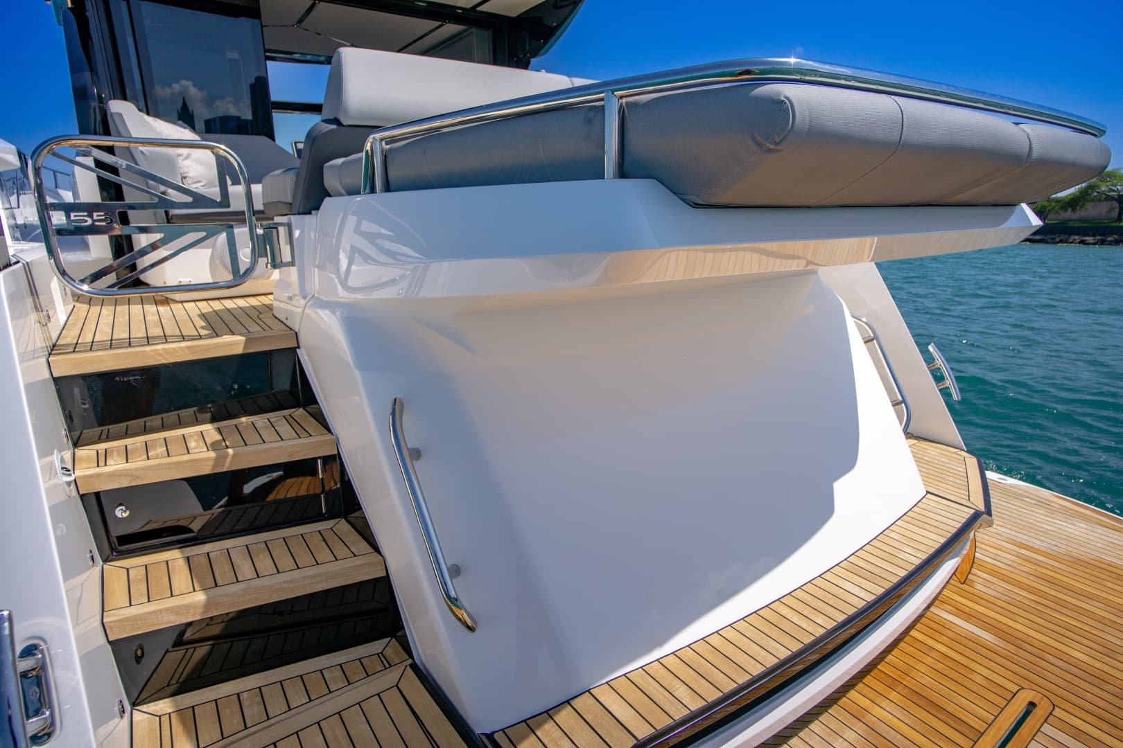 2025 Sunseeker 55 Predator