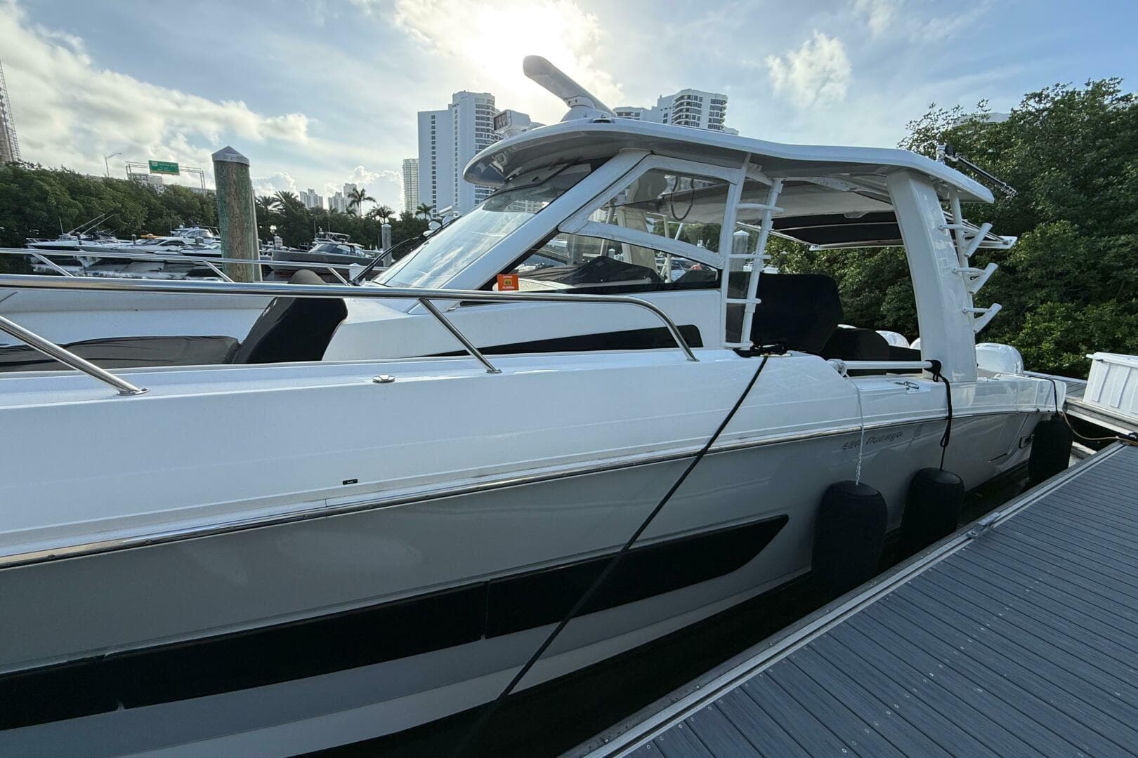 2020 Boston Whaler 420 Outrage