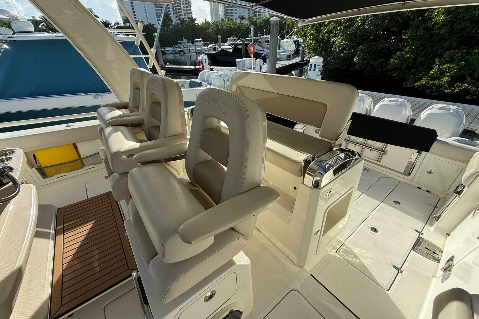 2020 Boston Whaler 420 Outrage