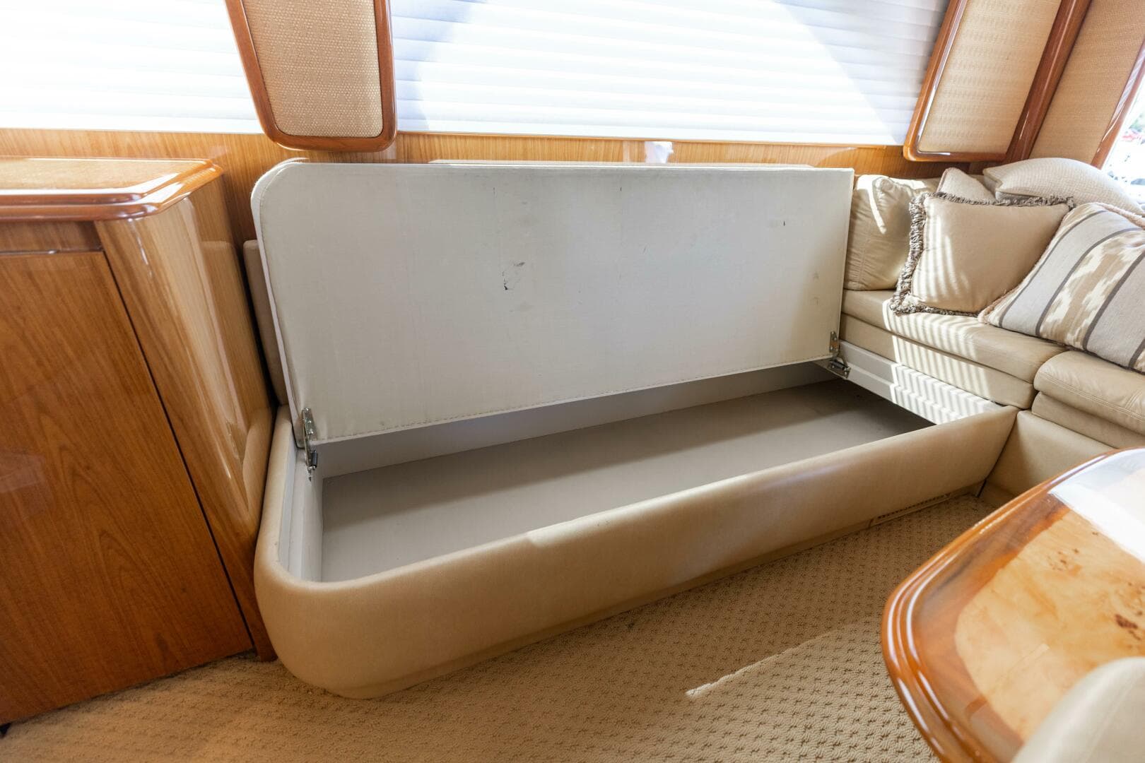 2013 Viking 76 Convertible- REEL FIRE- Salon Storage