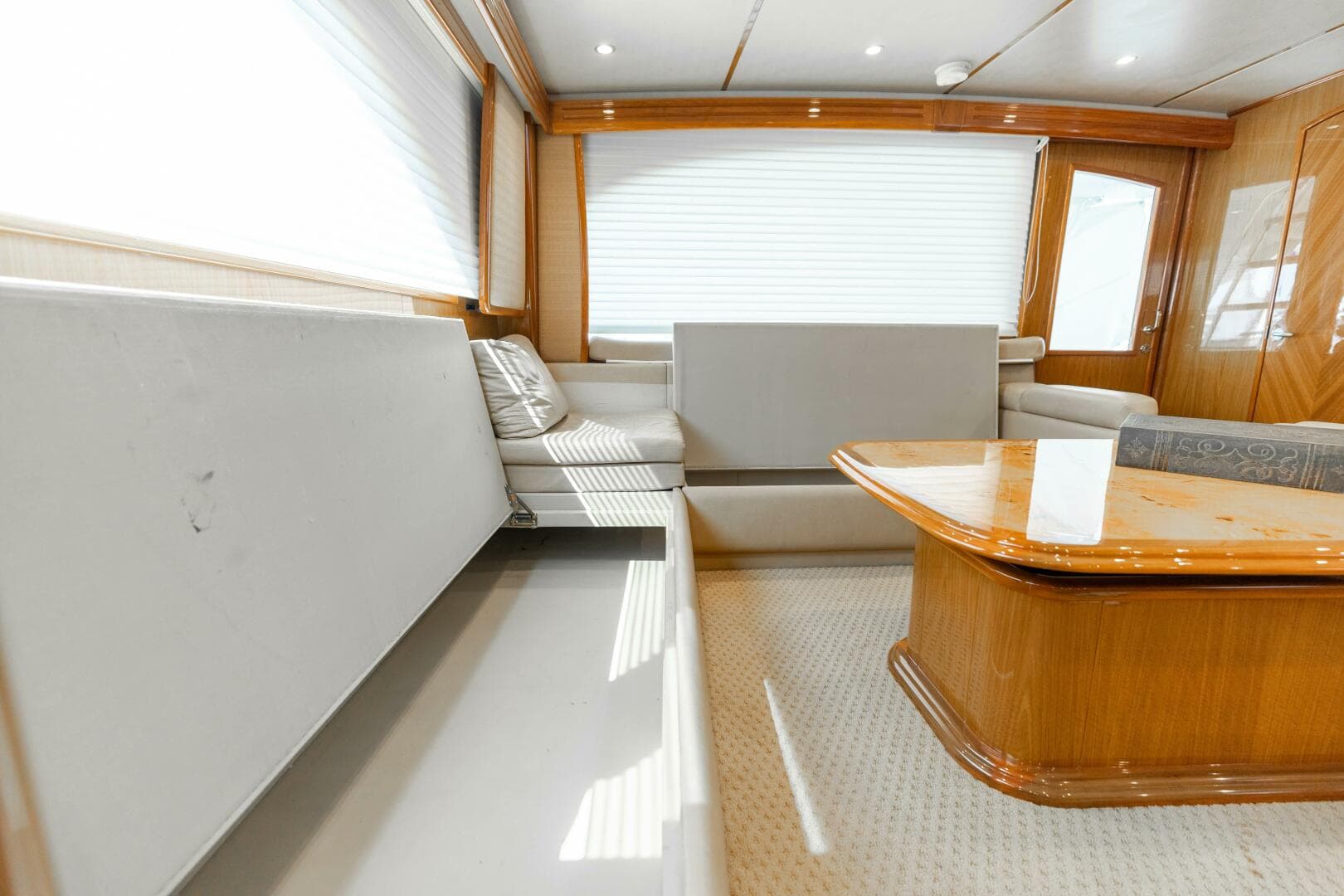 2013 Viking 76 Convertible- REEL FIRE- Salon Storage