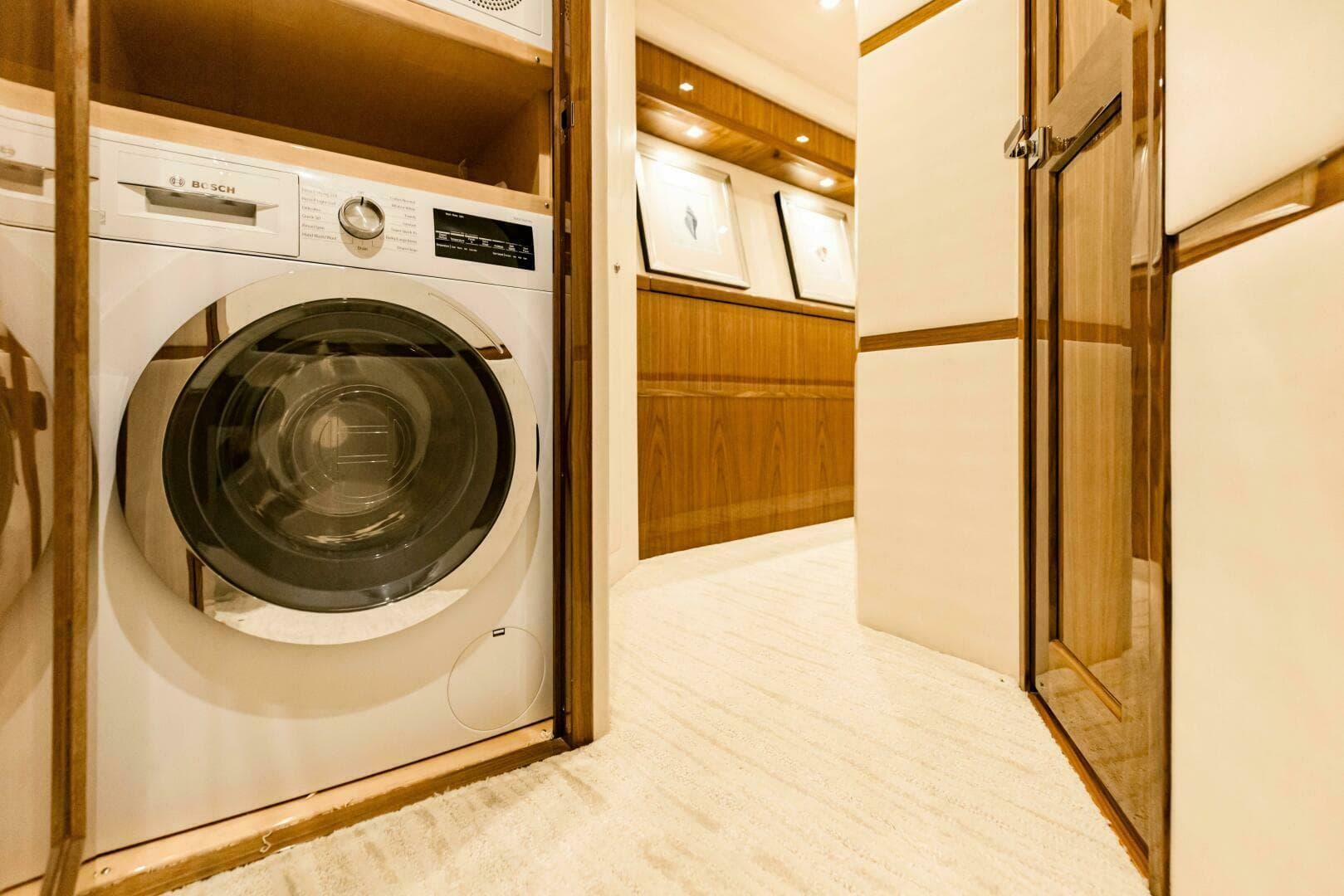 2020 Viking 72 Enclosed Bridge