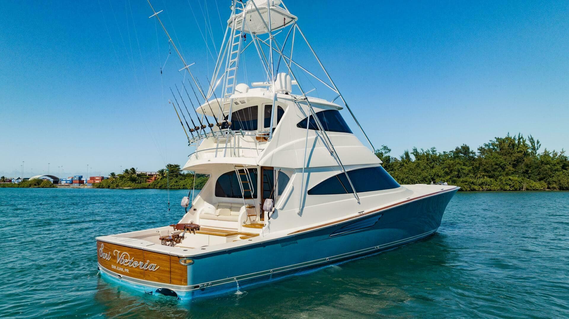 2020 Viking 72 Enclosed Bridge