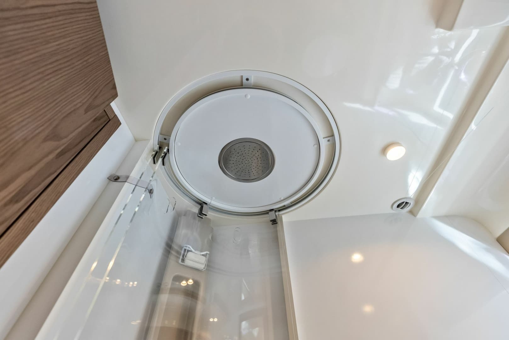 2018 Ferretti Yachts 800