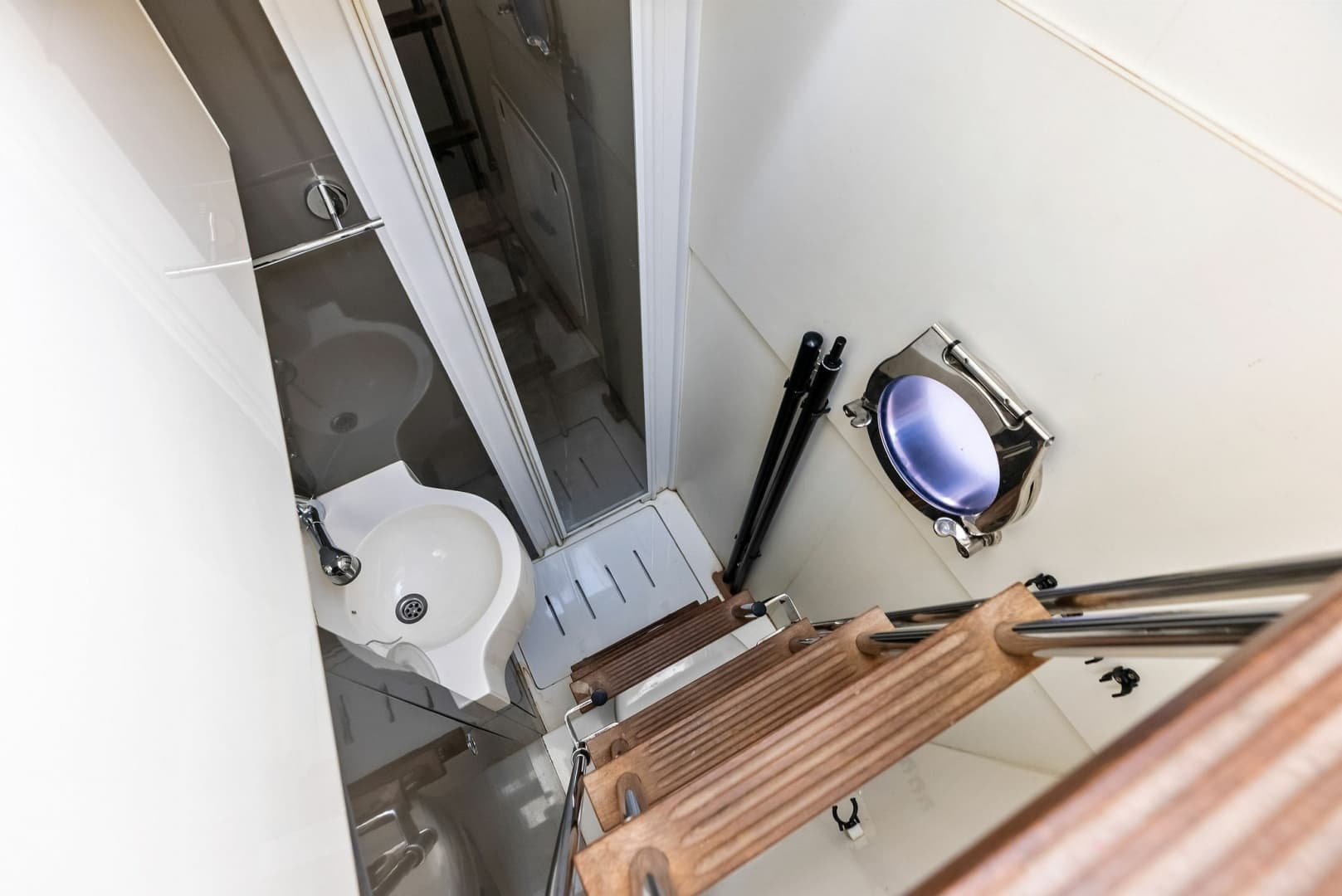 2018 Ferretti Yachts 800