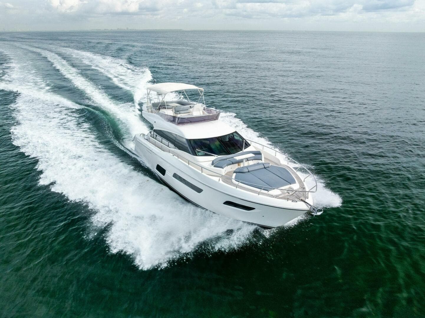 2018 Ferretti Yachts 800