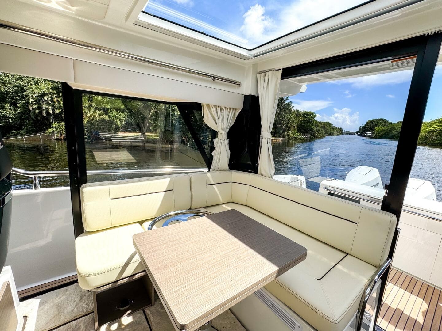 2025 Wellcraft 38 Explorer