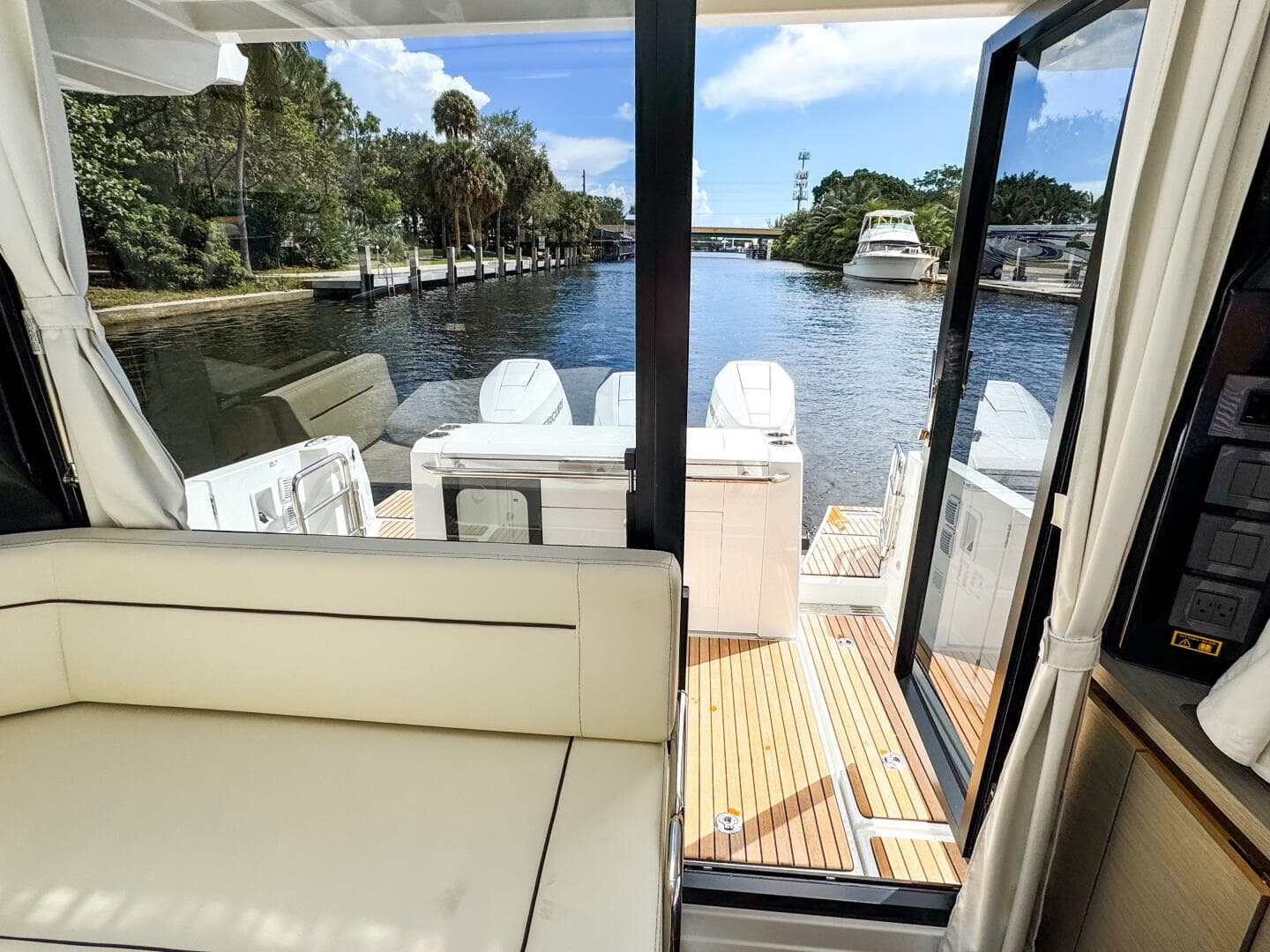 2025 Wellcraft 38 Explorer