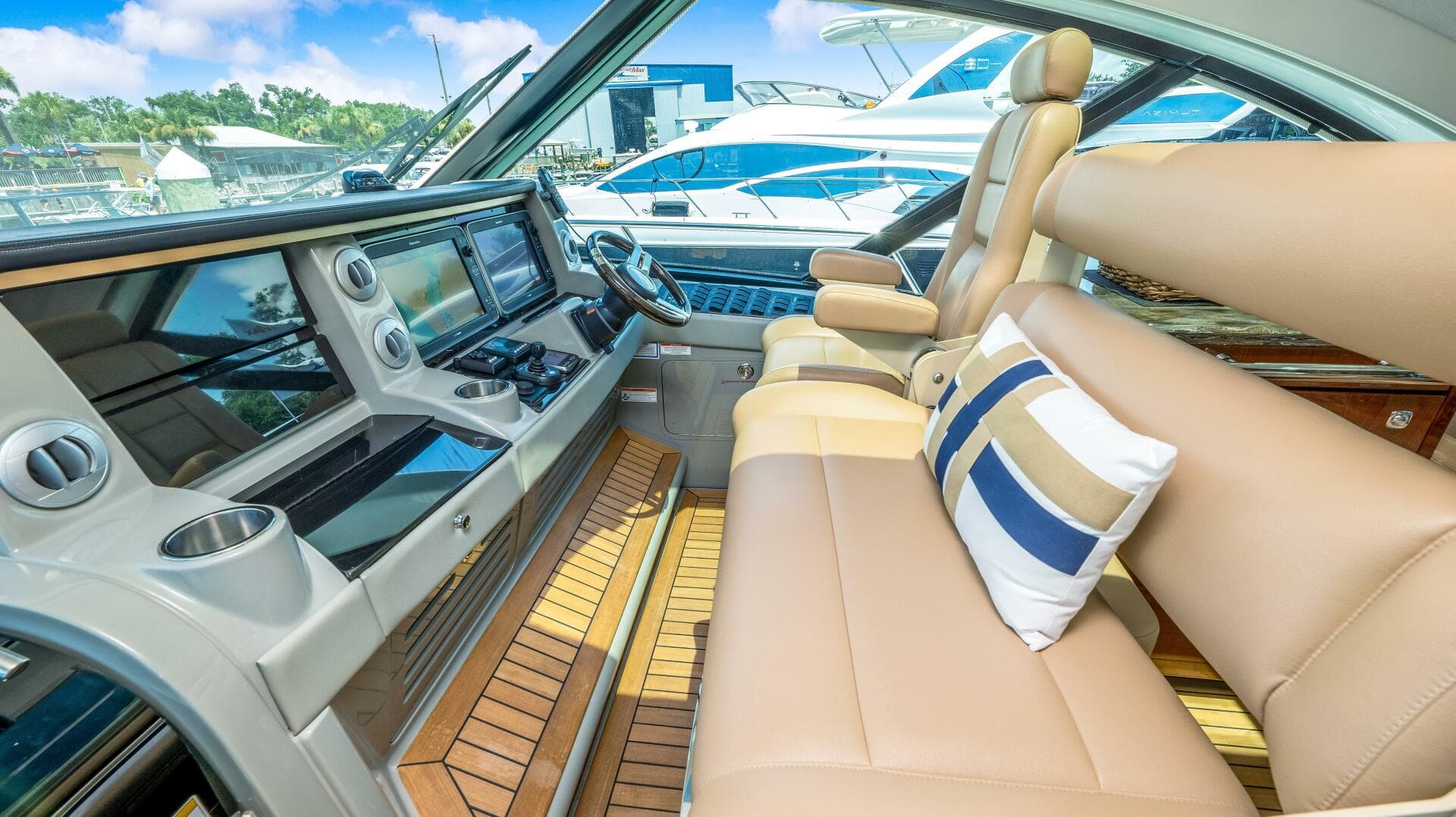 2013 Sea Ray 610 SUNDANCER