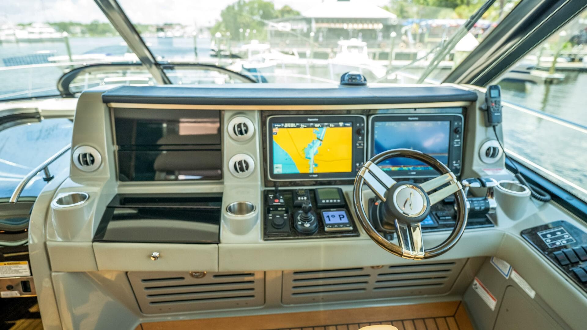 2013 Sea Ray 610 SUNDANCER