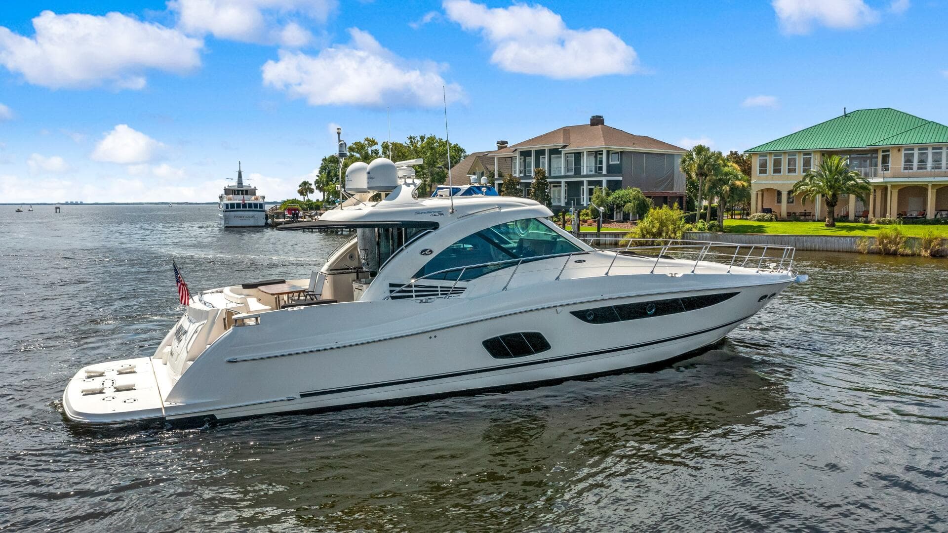 2013 Sea Ray 610 SUNDANCER