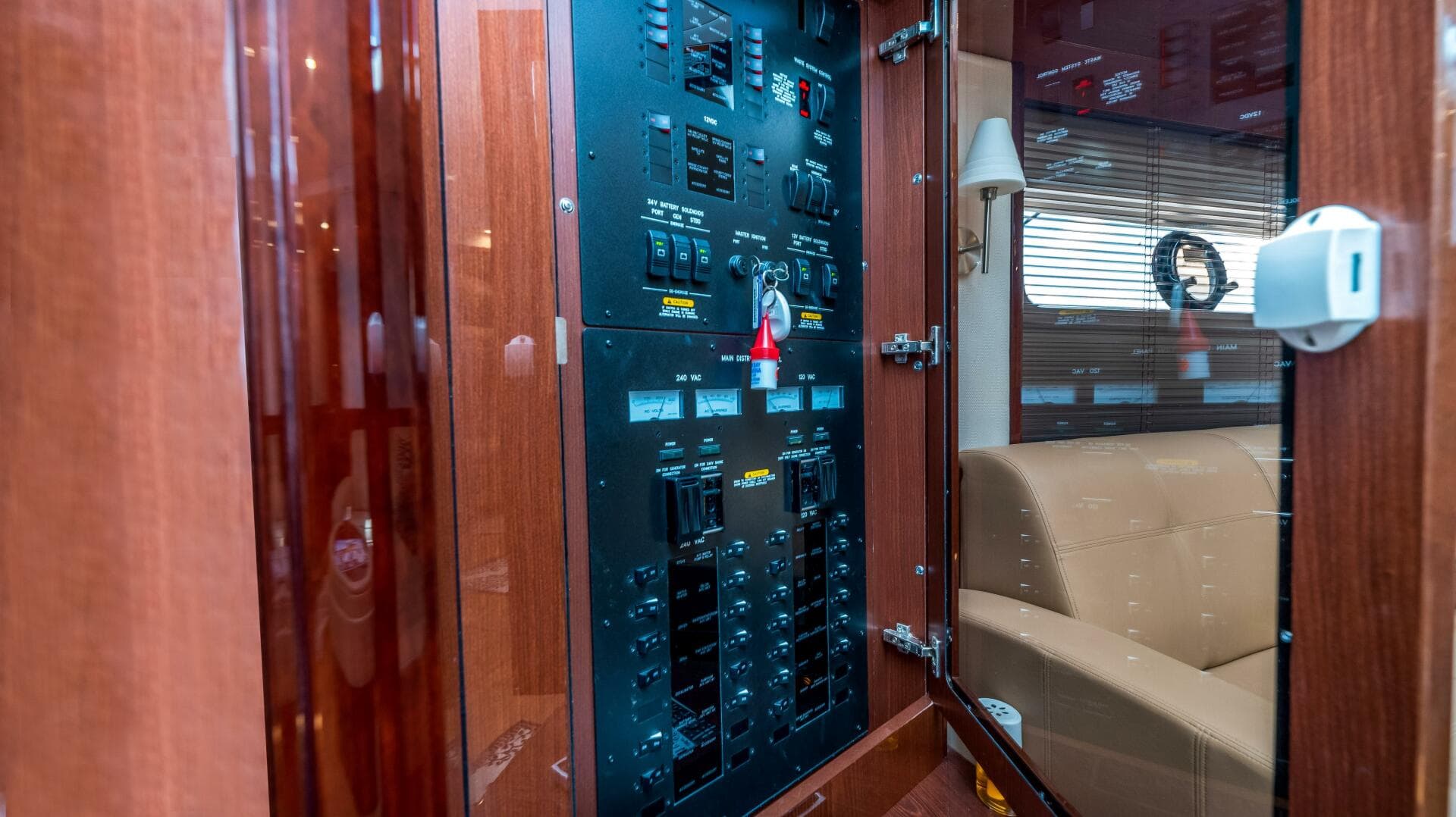 2013 Sea Ray 610 SUNDANCER