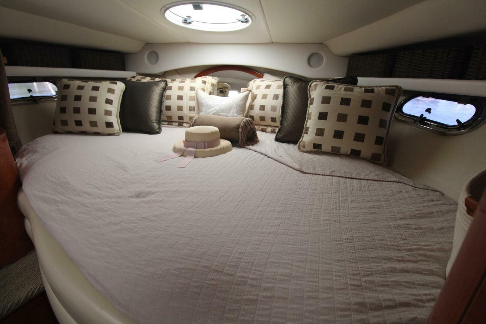 2004 Four Winns 348 Vista