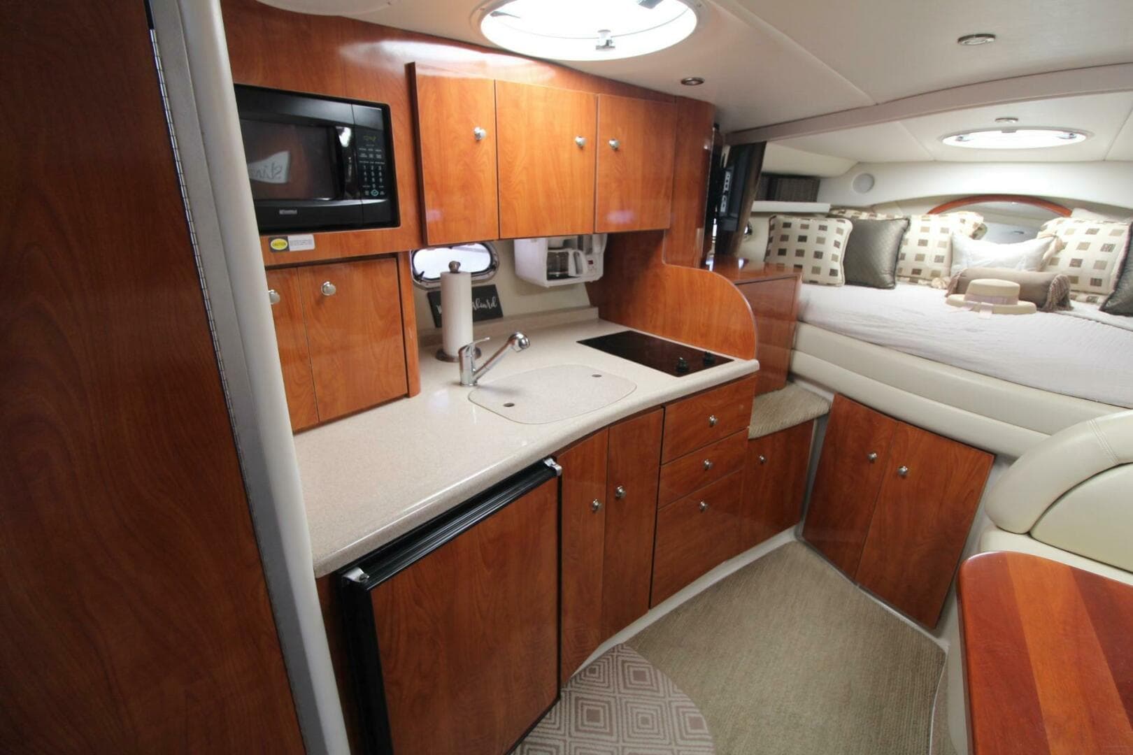 2004 Four Winns 348 Vista