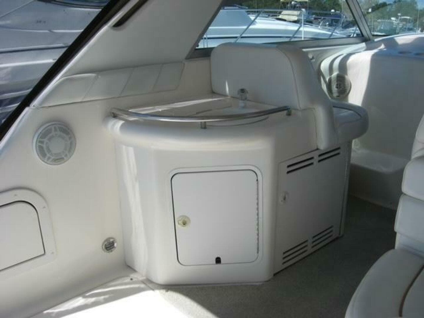 1998 Sea Ray 330 Express