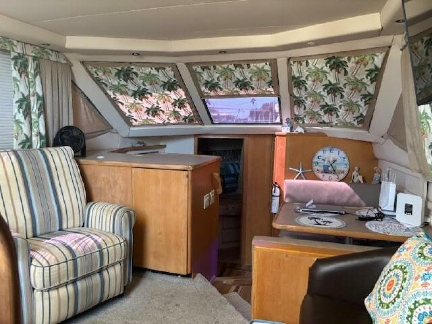 1996 Carver 355 Aft Cabin