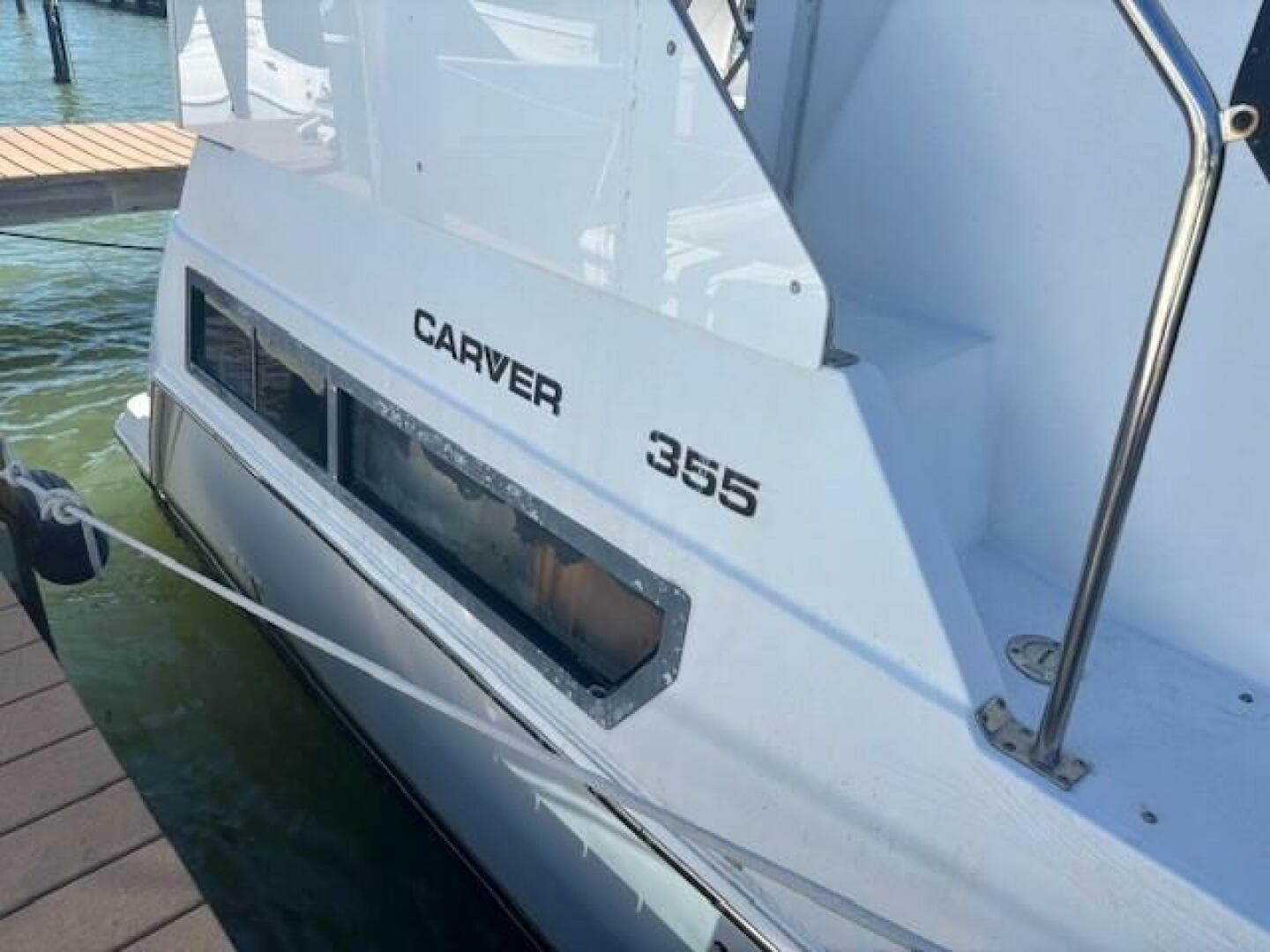 1996 Carver 355 Aft Cabin