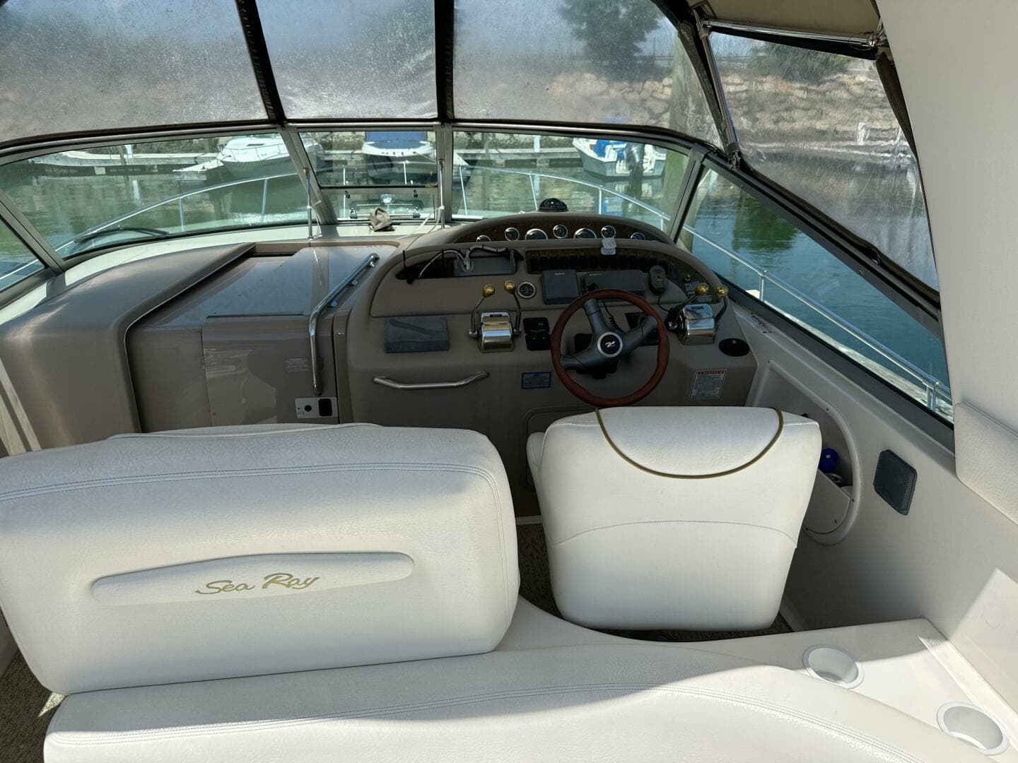 1999 Sea Ray 310 Sundancer