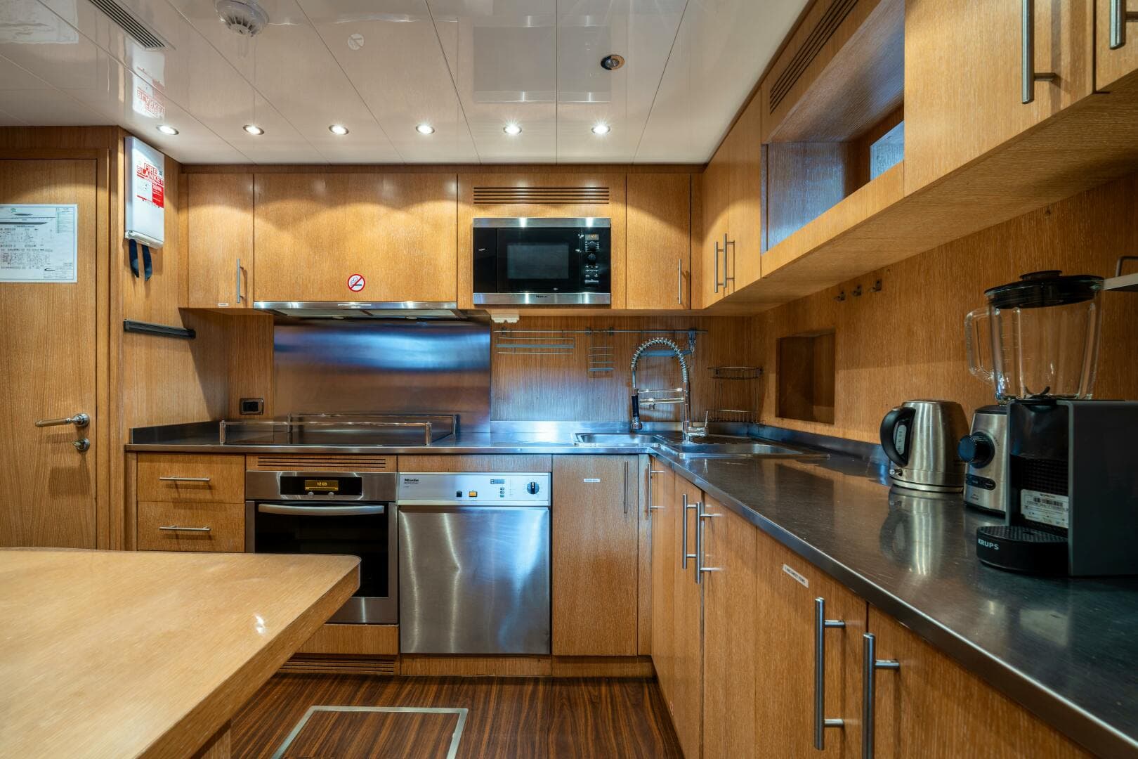 2008 Overmarine Mangusta 108