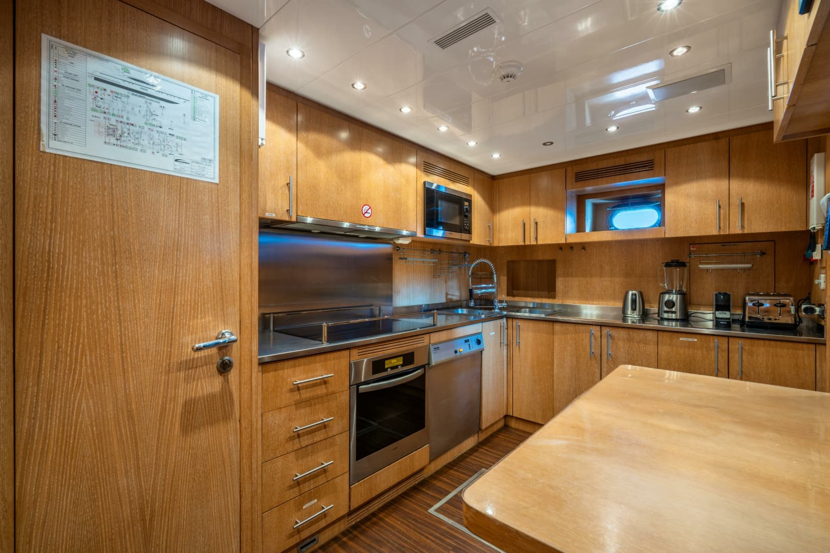 2008 Overmarine Mangusta 108