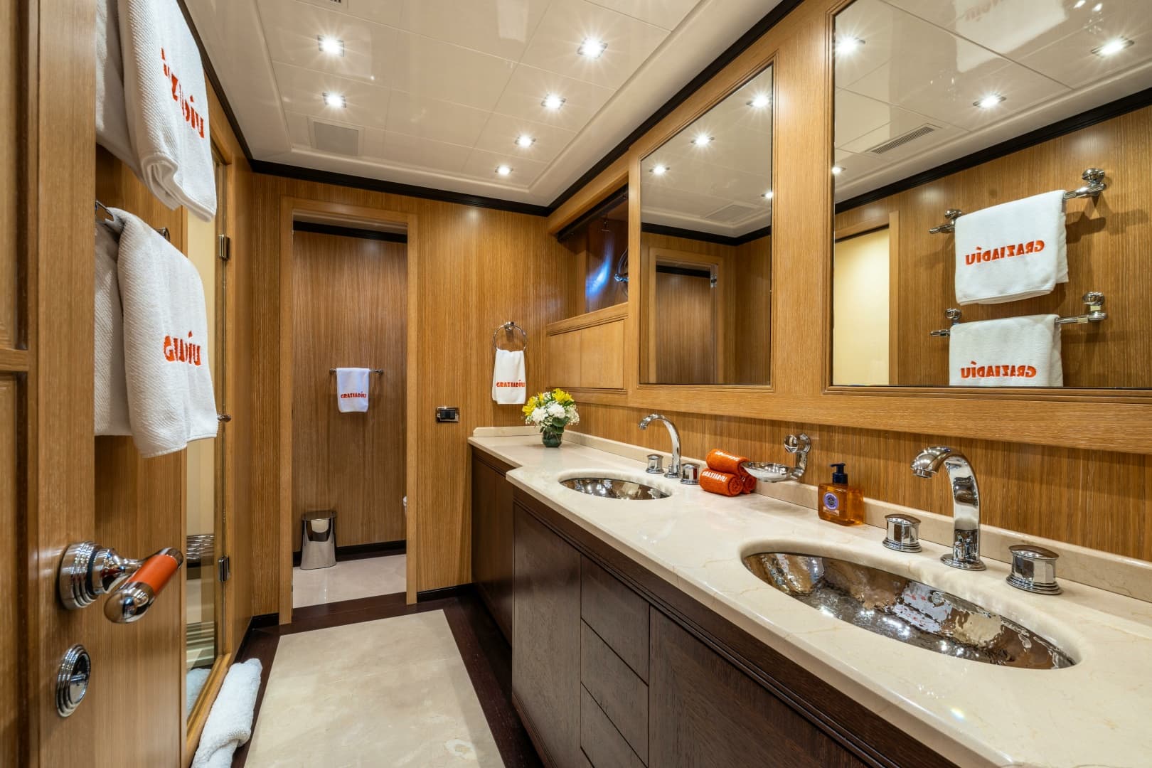 2008 Overmarine Mangusta 108