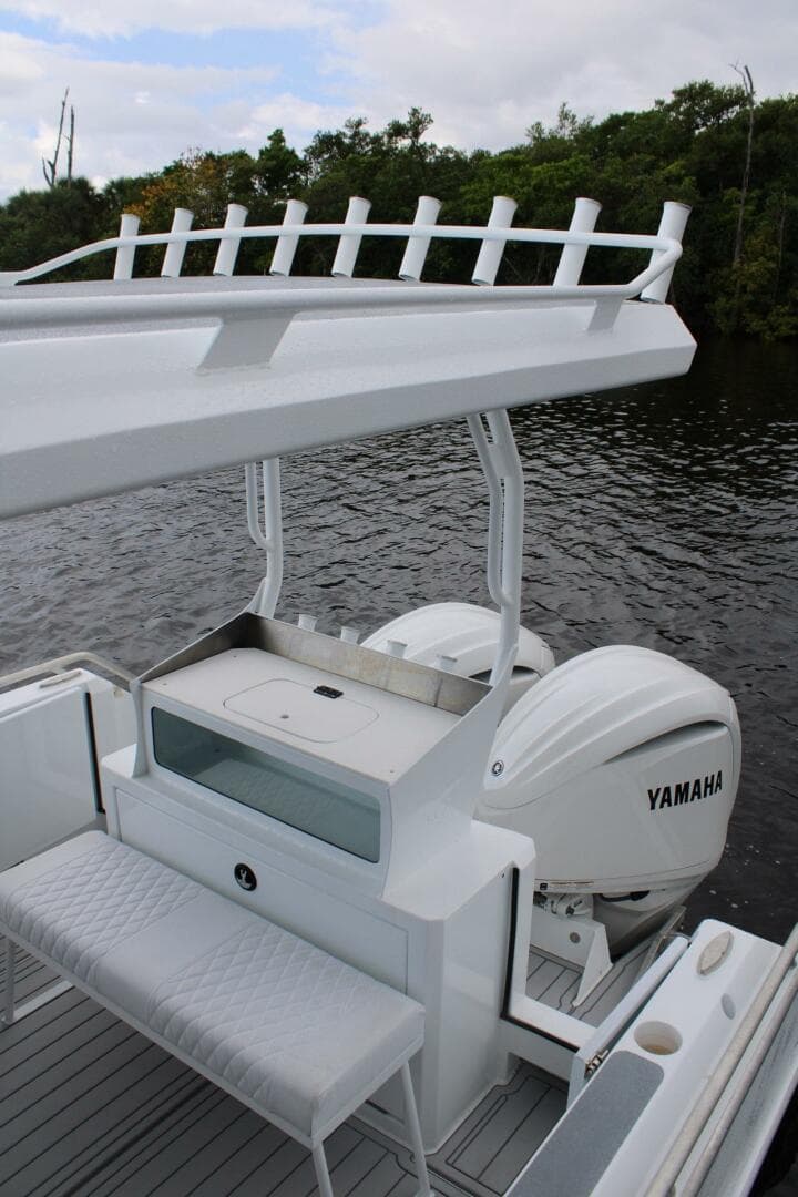 Cockpit & Yamaha Engines