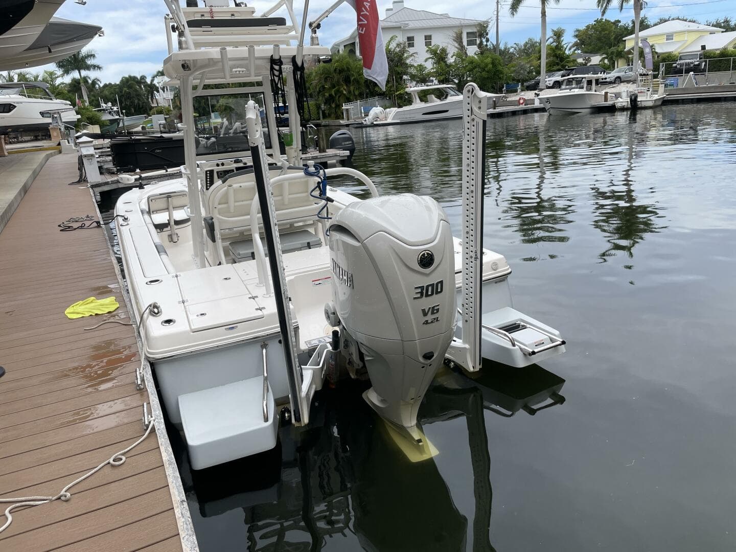 2022 Robalo Cayman 246 SD