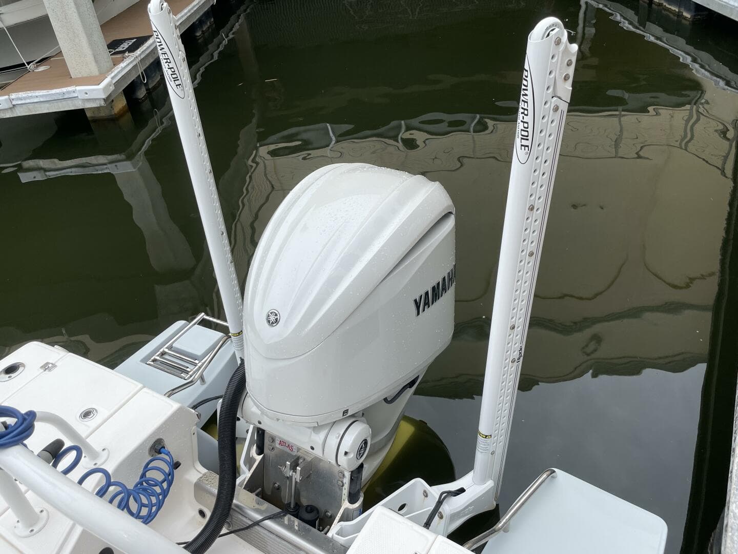 2022 Robalo Cayman 246 SD