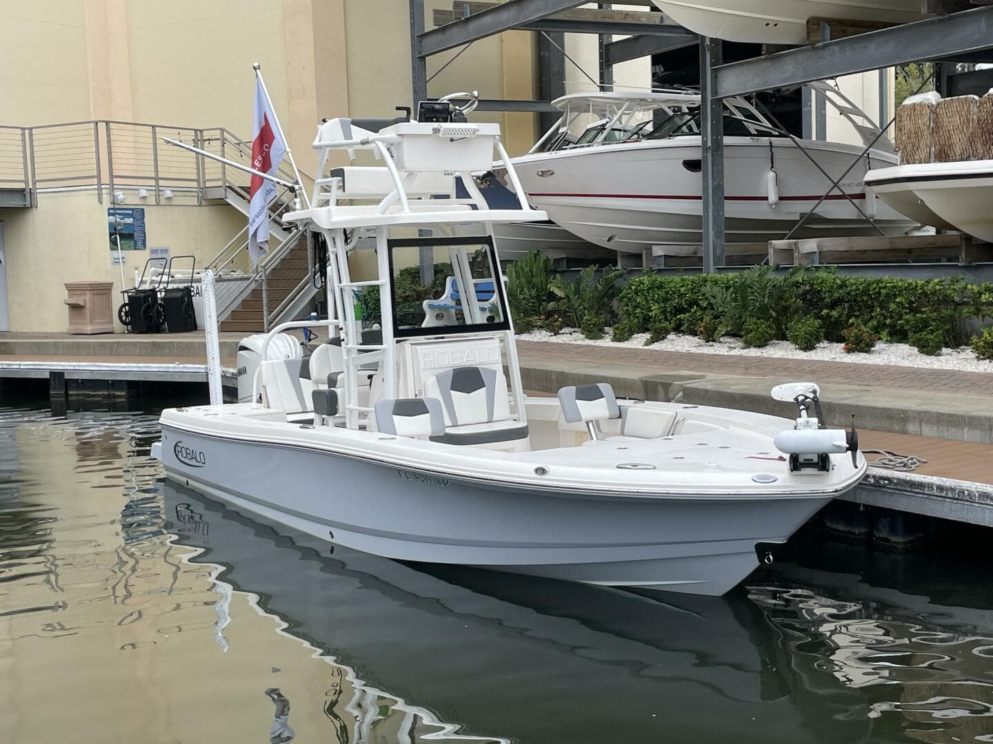 2022 Robalo Cayman 246 SD