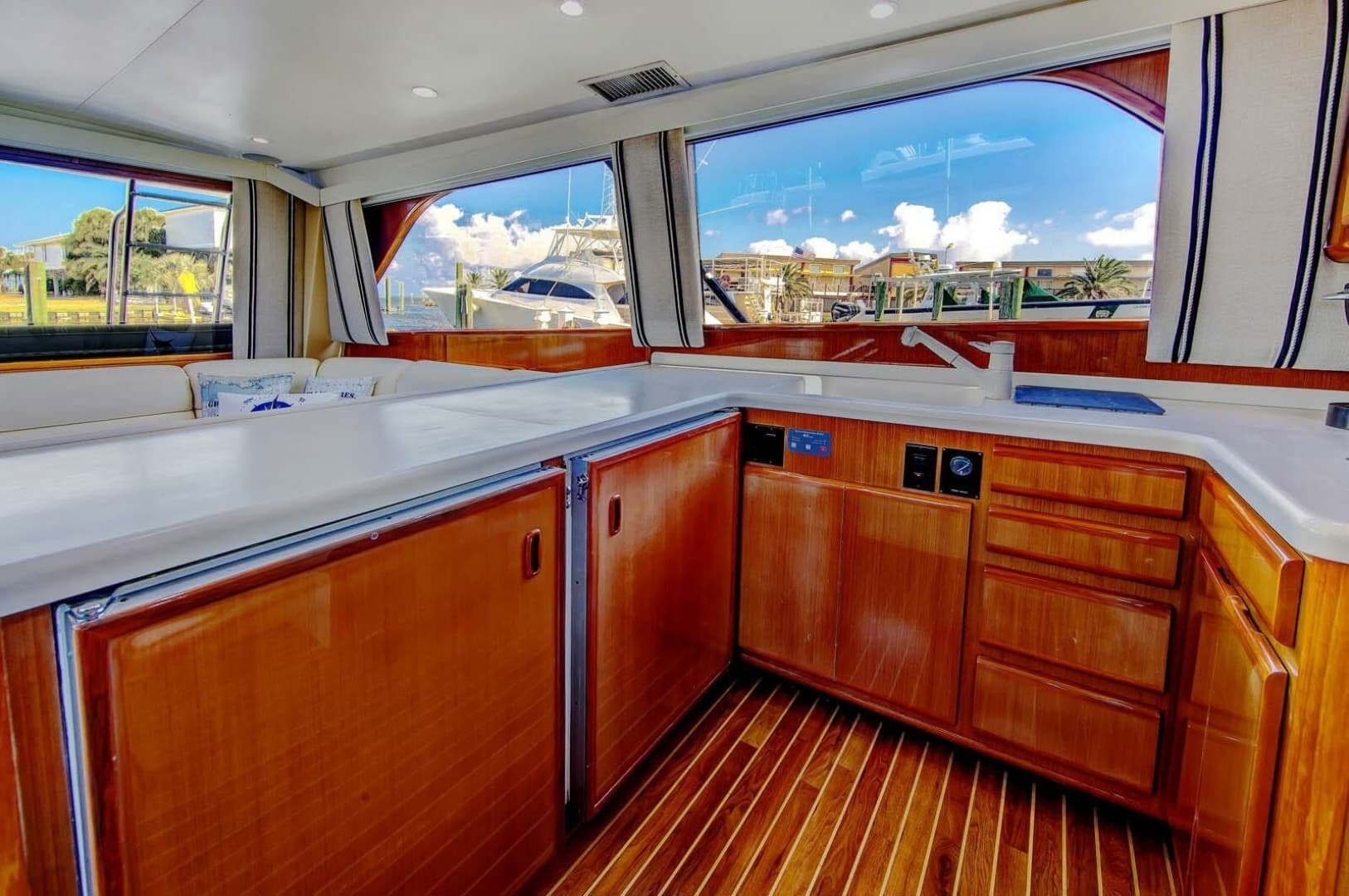 2000 Viking 50 Convertible Sportfish