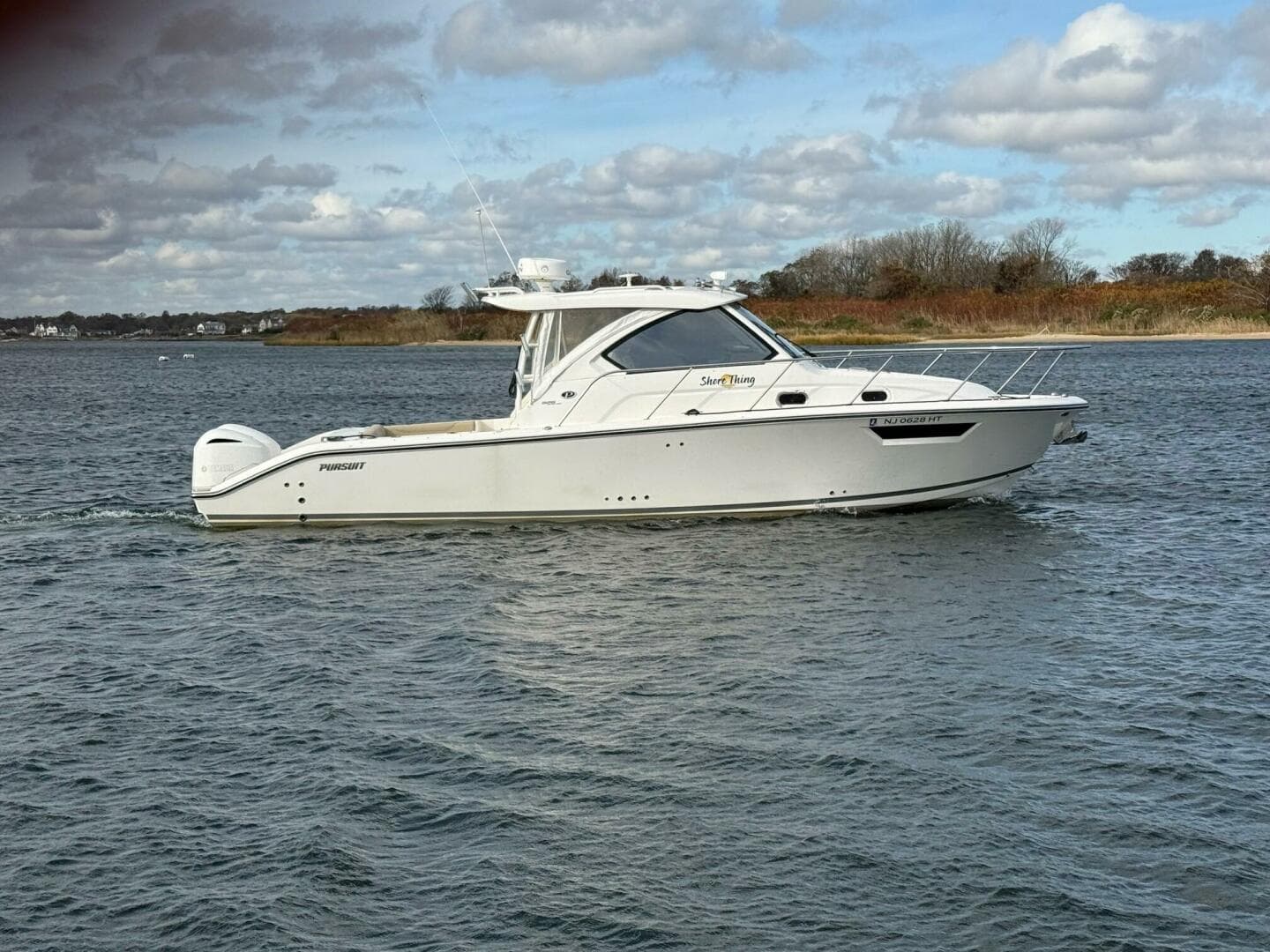 2017 Pursuit OS 325 Offshore