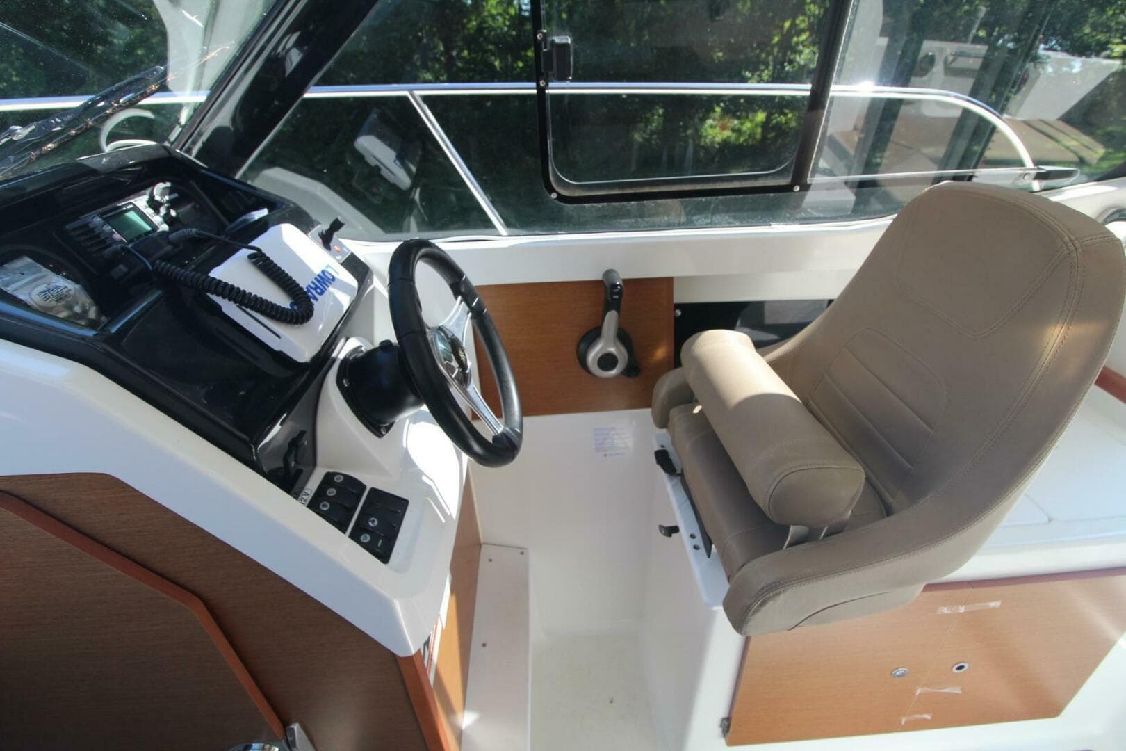 2017 Jeanneau NC Sport 695