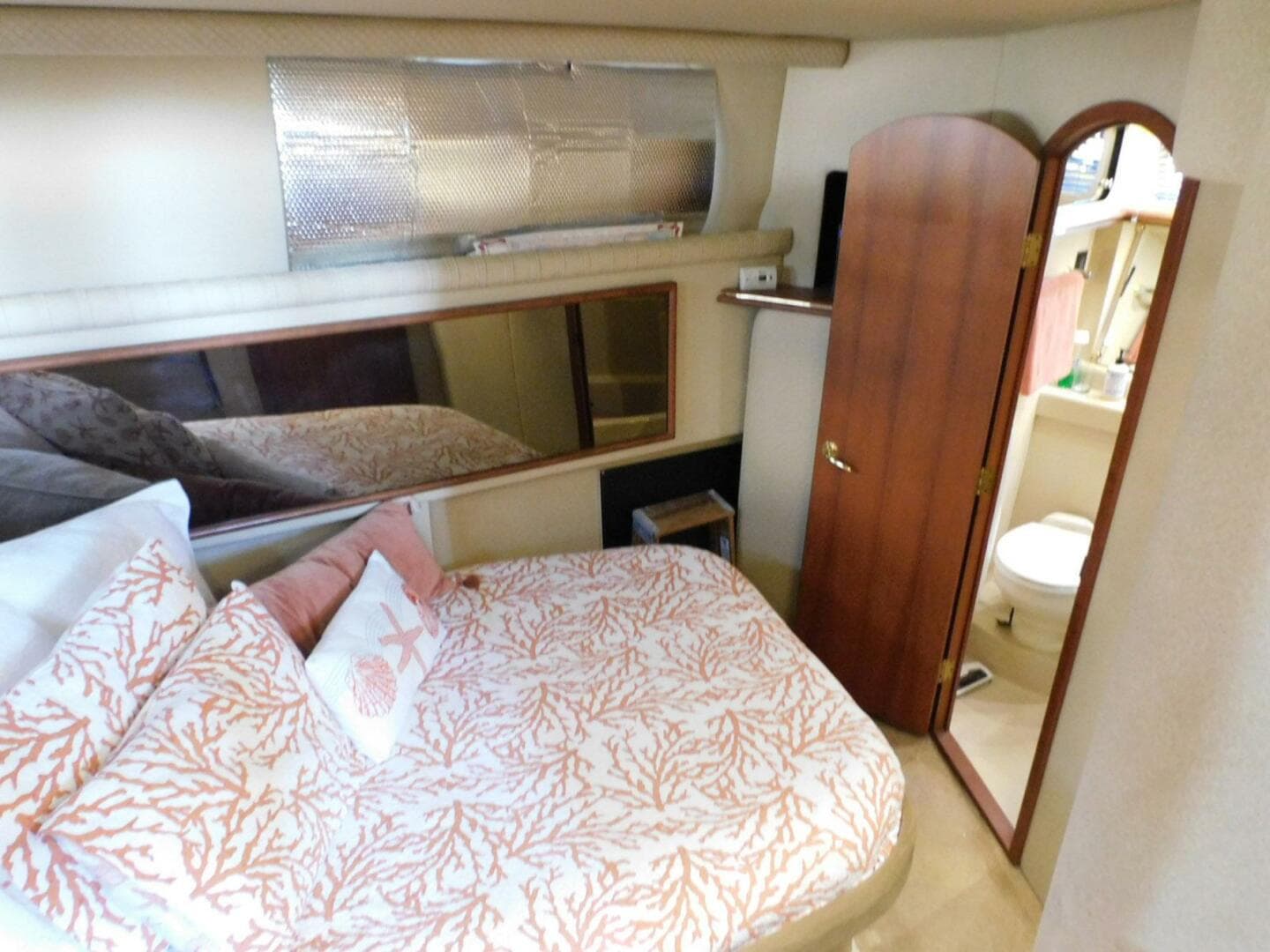 2003 Cruisers Yachts 3750 Motoryacht