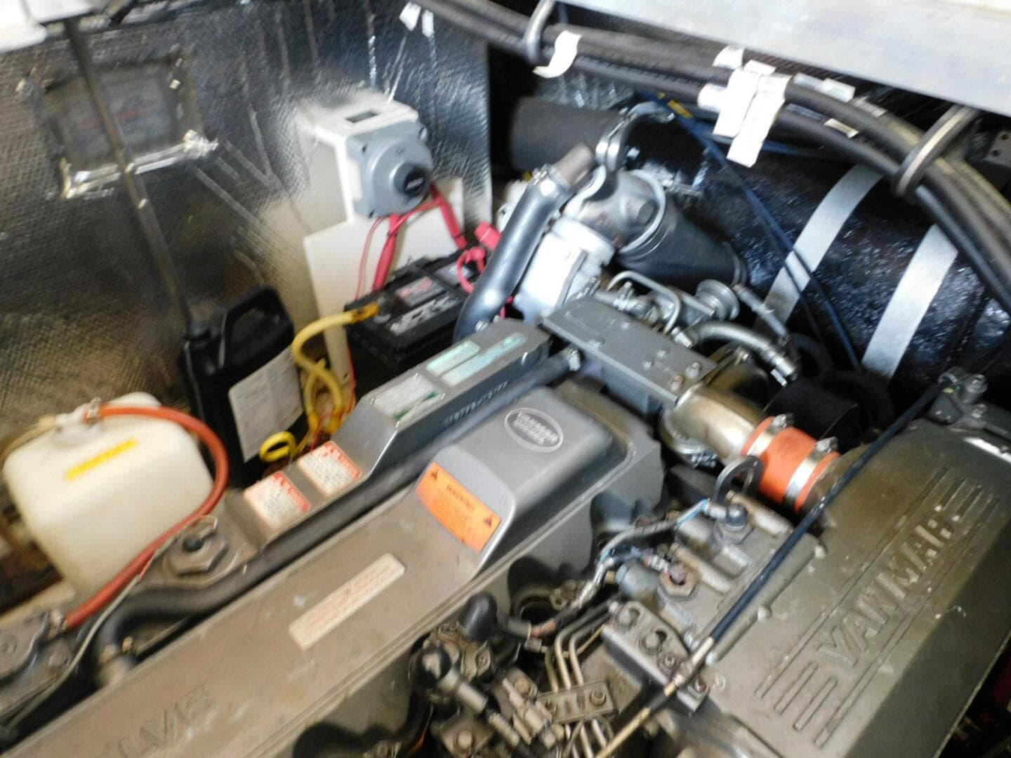 2003 Cruisers Yachts 3750 Motoryacht