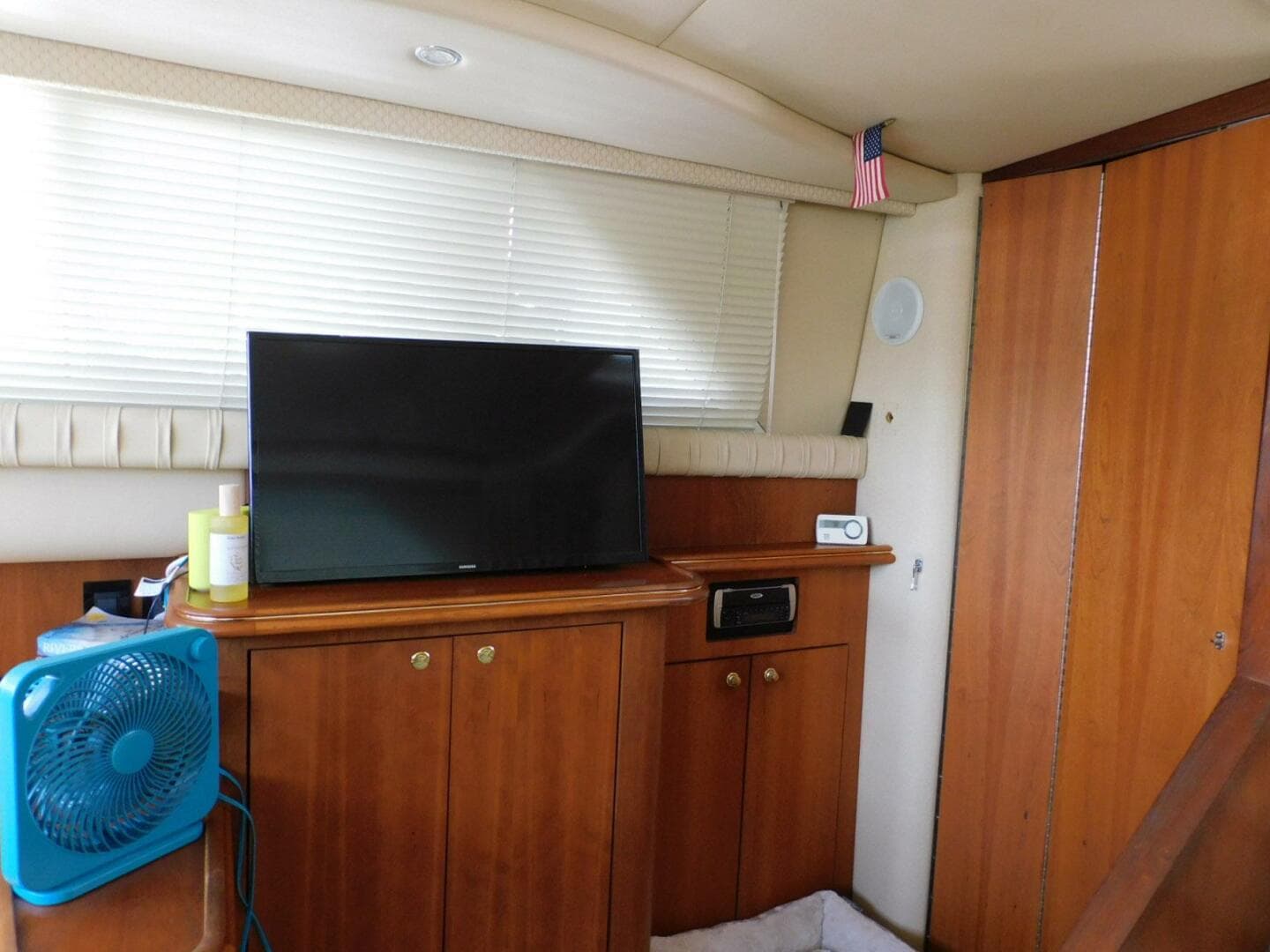 2003 Cruisers Yachts 3750 Motoryacht