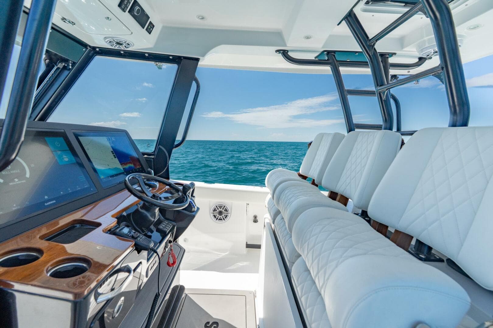 2025 Everglades 375 Center Console