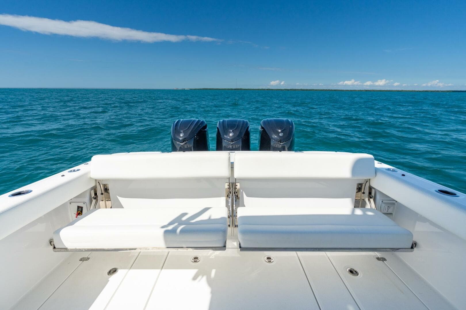 2025 Everglades 375 Center Console